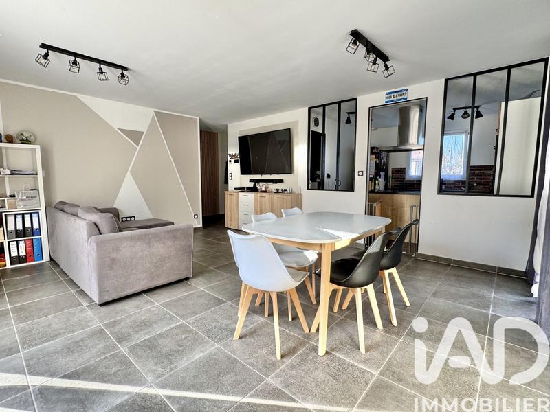 Maison - 99 m² - 5 pièces