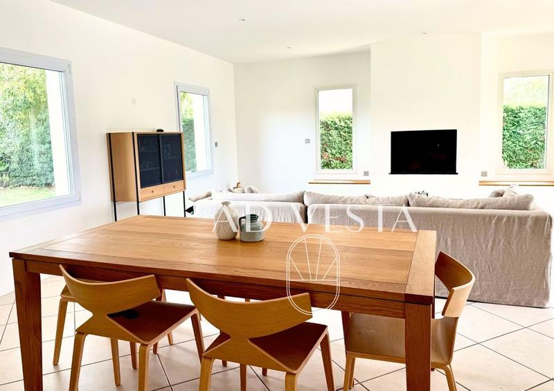 Maison - 166 m² - 6 pièces