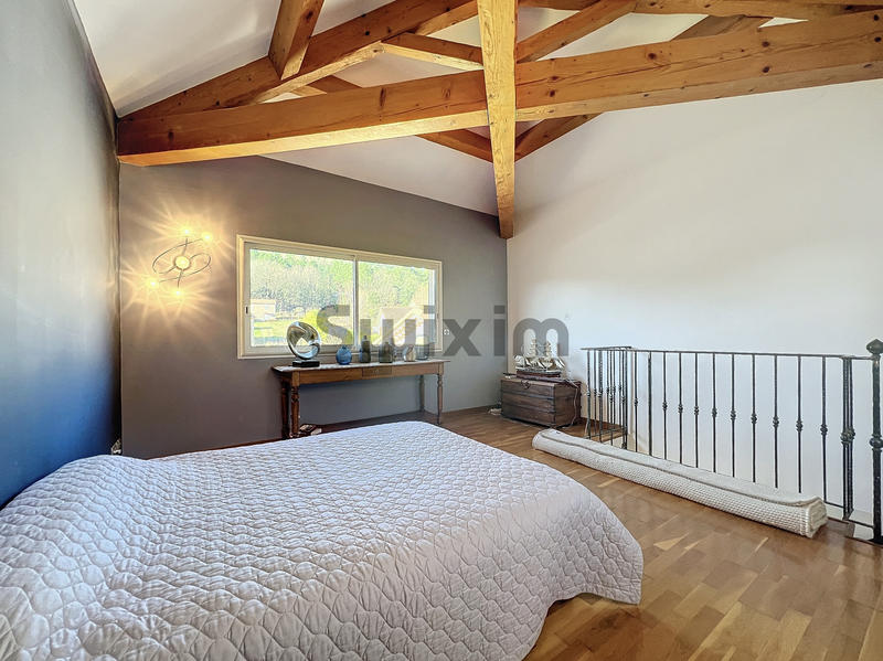 Villa - 196 m² - 7 pièces