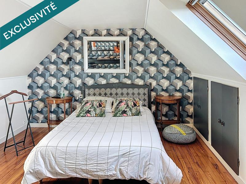 Maison - 207 m² - 7 pièces