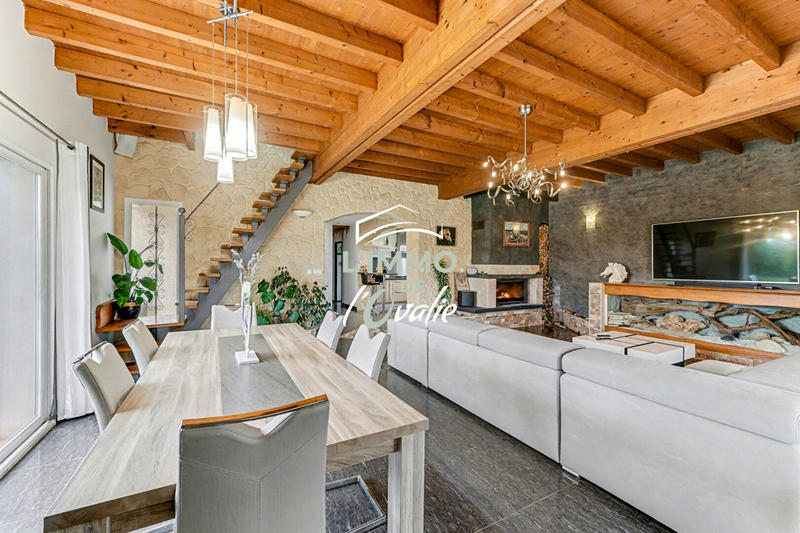 Maison - 170 m² - 5 pièces