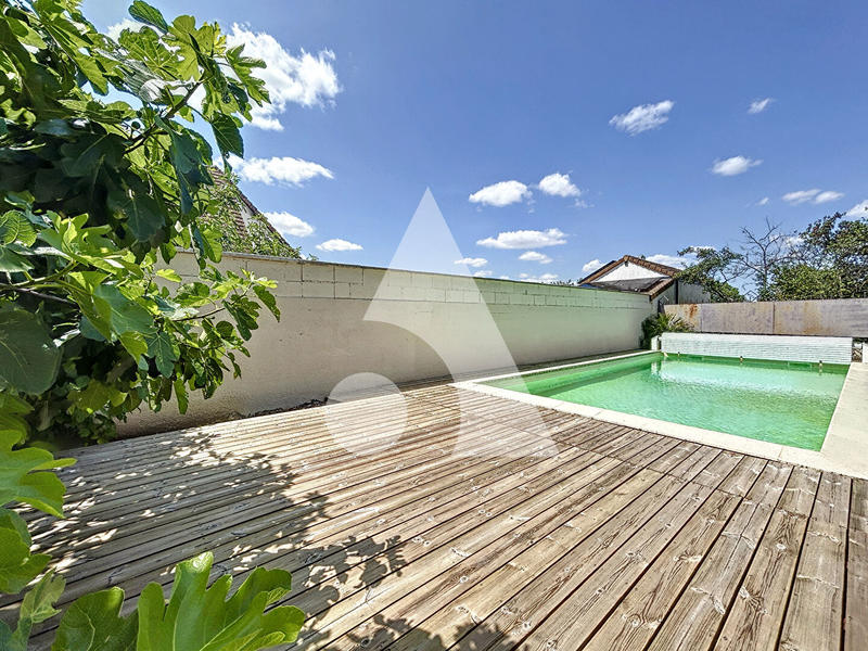 Maison - 217 m² - 7 pièces