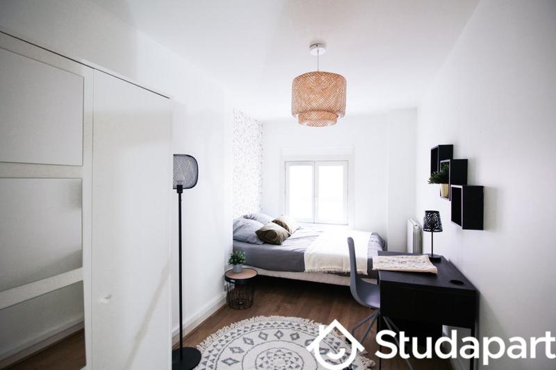 Chambre - 12 m² - 1 pièce