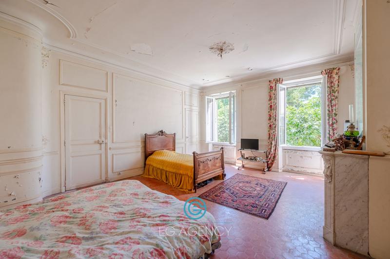 Maison - 280 m² - 7 pièces