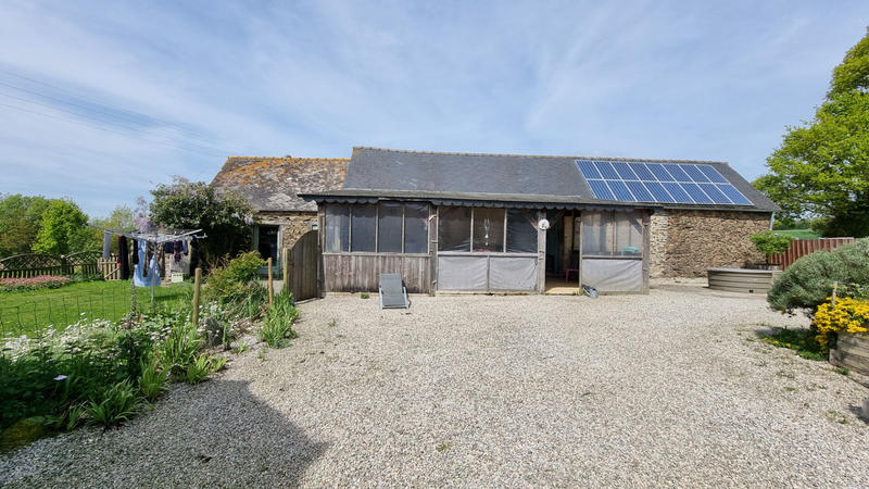 Maison - 240 m² - 21 pièces