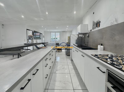 Maison traditionnelle - 169 m² - 6 pièces