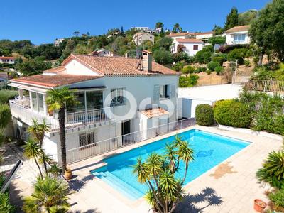 Maison - 199 m² - 7 pièces