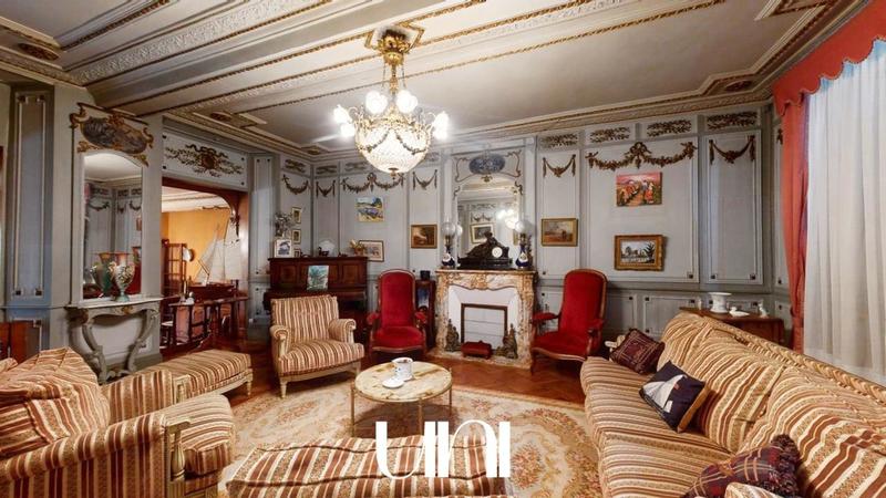 Maison - 208 m² - 8 pièces