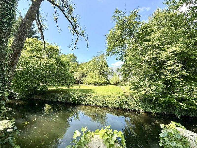 Maison - 274 m² - 6 pièces