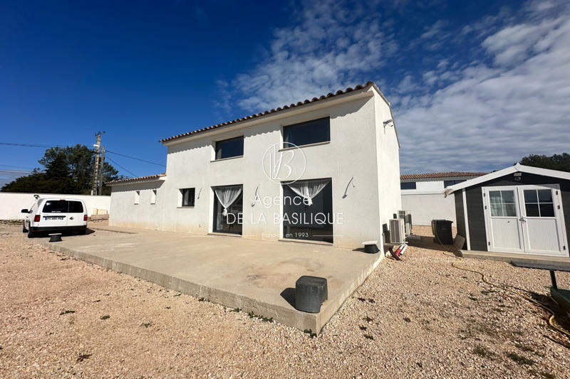 Maison contemporaine - 600 m² - 3 pièces