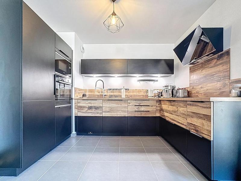 Appartement - 81 m² - 4 pièces