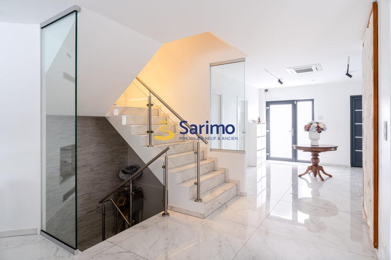 Maison contemporaine - 250 m² - 7 pièces