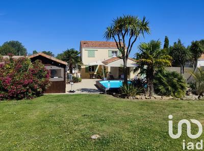 Maison - 200 m² - 8 pièces