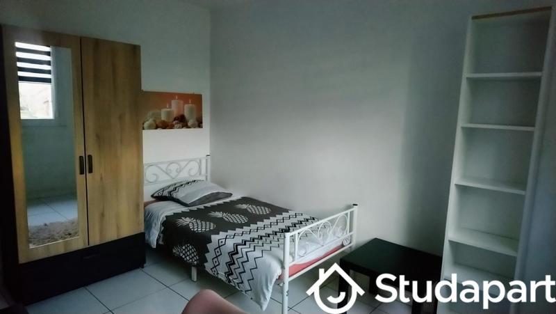 Chambre - 10 m² - 1 pièce