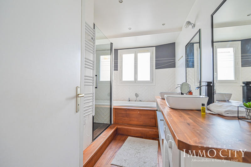 Appartement - 75 m² - 3 pièces