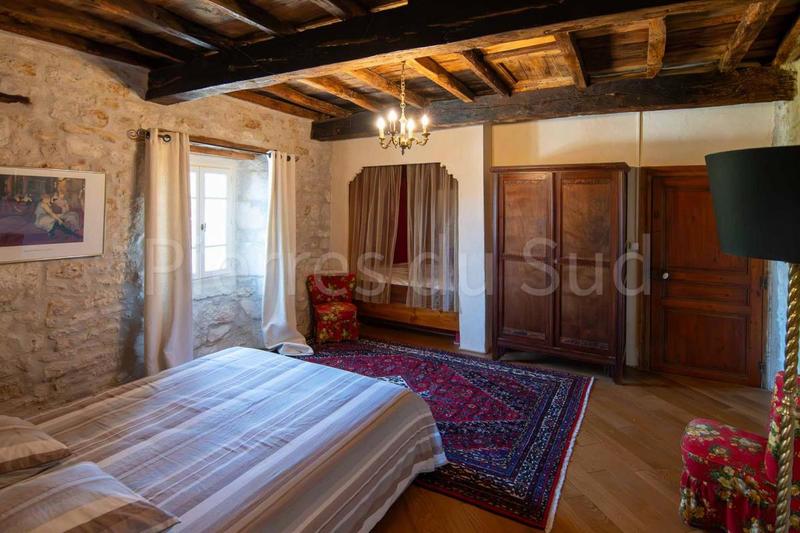 Propriété - 714 m² - 12 pièces