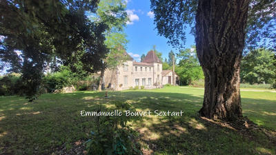 Maison - 234 m² - 8 pièces