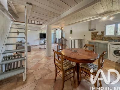 Appartement - 80 m² - 3 pièces