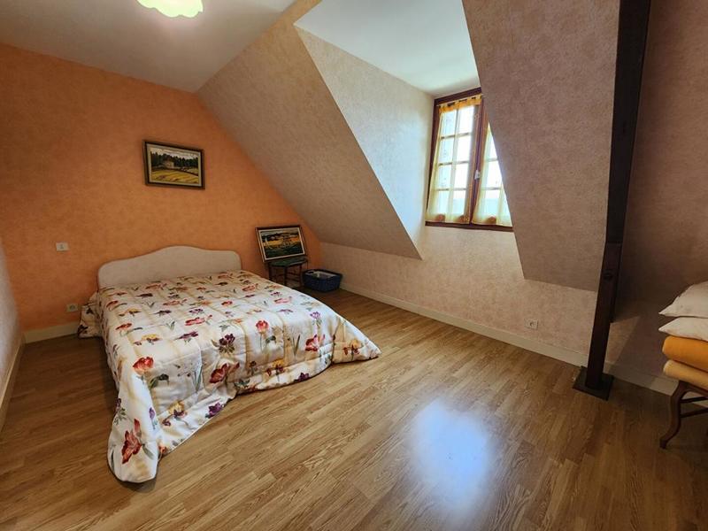 Maison - 210 m² - 7 pièces