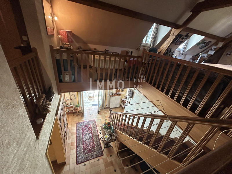 Maison traditionnelle - 206 m² - 7 pièces