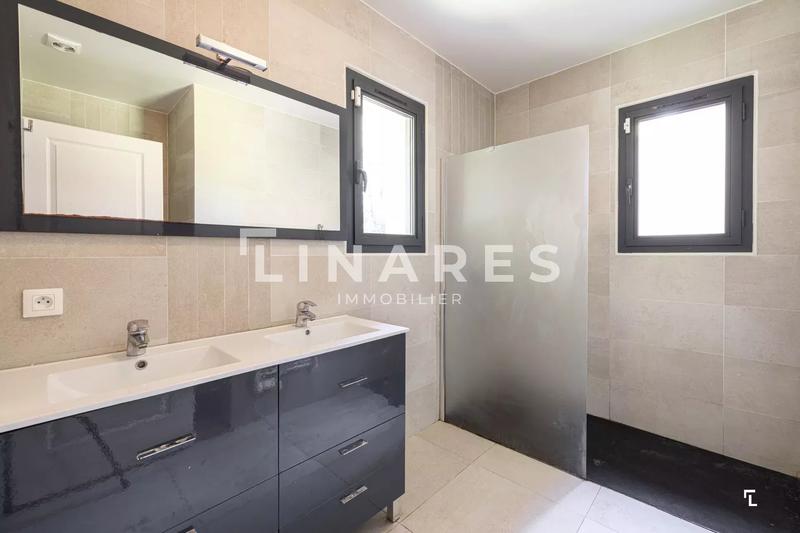 Maison - 185 m² - 5 pièces