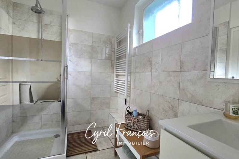 Maison - 210 m² - 8 pièces