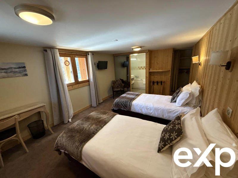 Châlet - 433 m² - 9 pièces