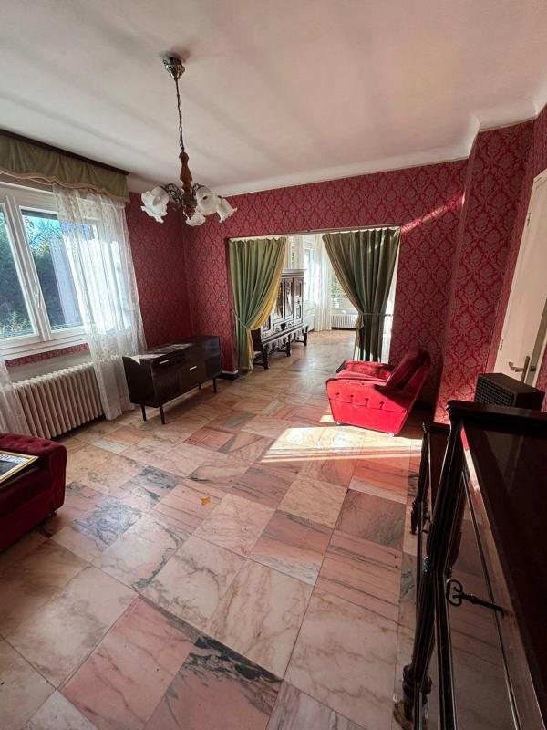 Pavillon - 186 m² - 6 pièces