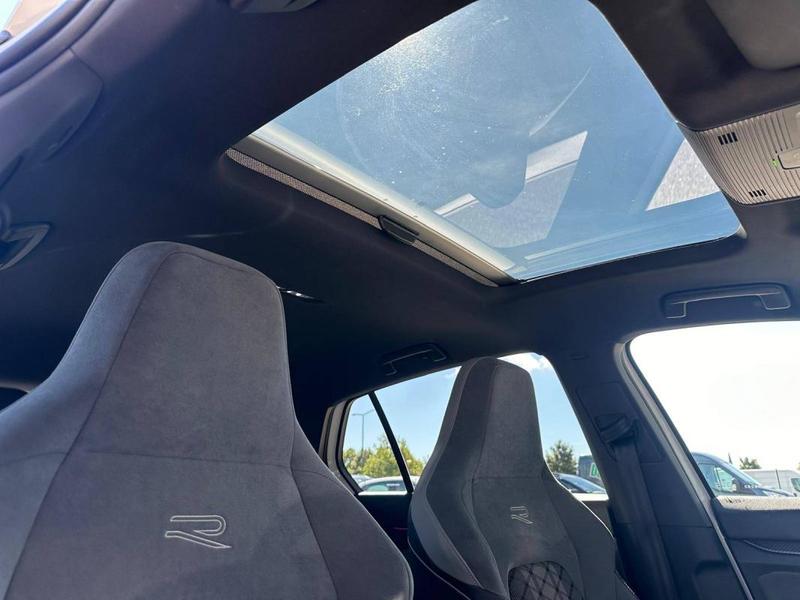 Volkswagen Golf VIII 1.5 eTSI Opf 150ch R-Line Dsg