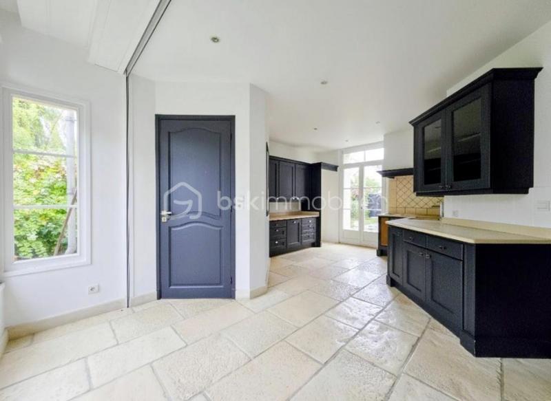 Villa - 215 m² - 7 pièces