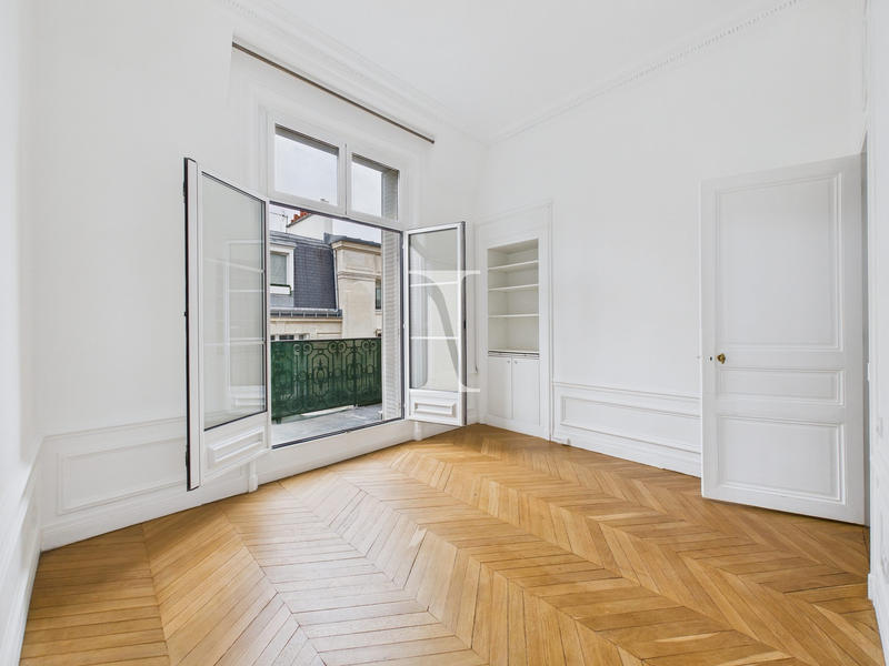 Appartement - 196 m² - 5 pièces