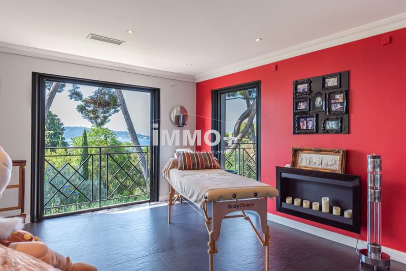 Demeure - 373 m² - 9 pièces