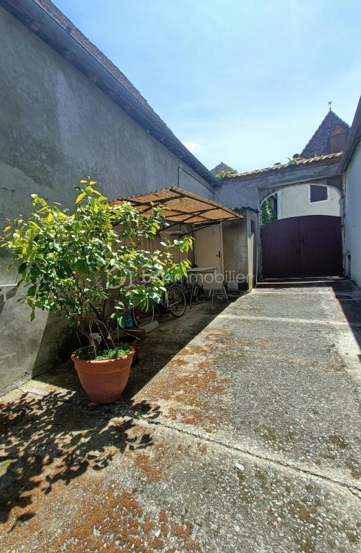 Maison - 288 m² - 12 pièces