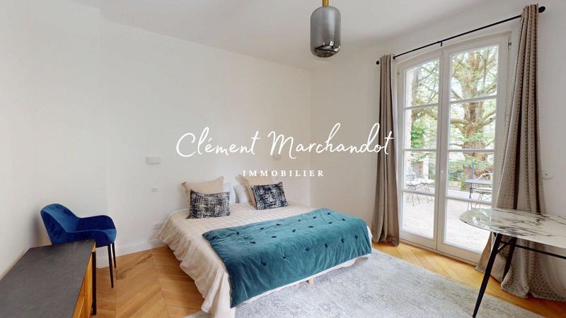 Propriété - 300 m² - 8 pièces