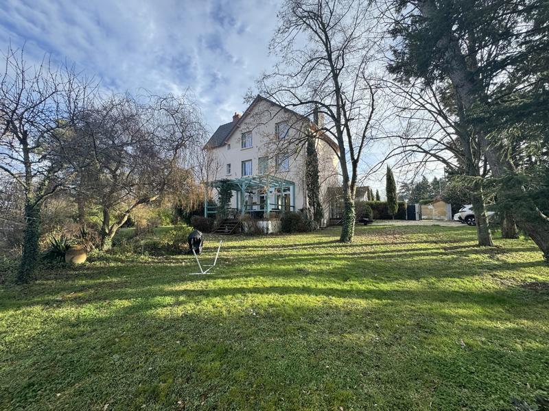 Maison - 180 m² - 7 pièces