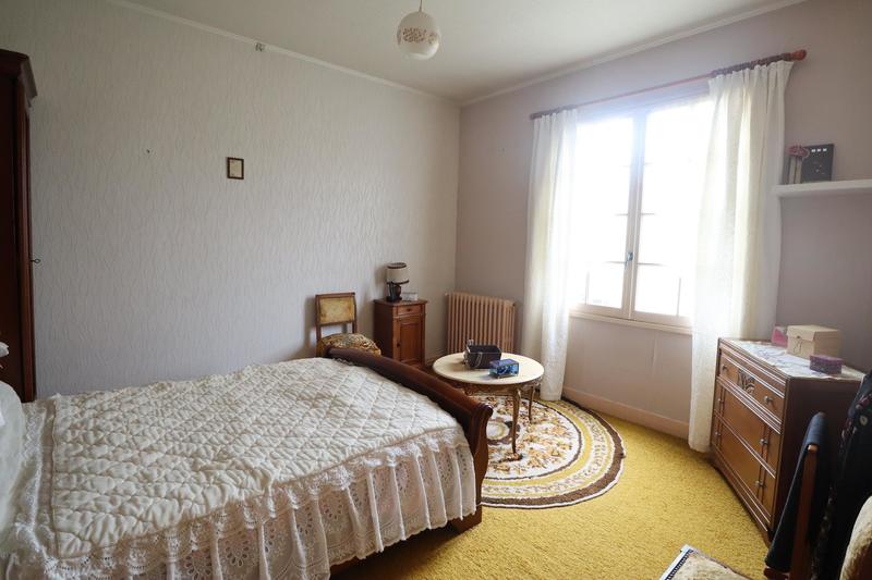 Maison - 182 m² - 9 pièces