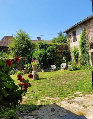 Maison traditionnelle - 231 m² - 8 pièces