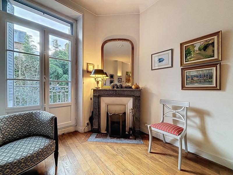 Maison bourgeoise - 200 m² - 9 pièces