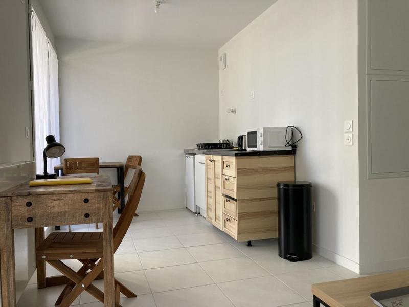 Studio - 25 m² - 1 pièce