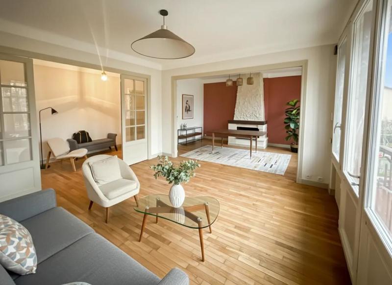 Maison - 263 m² - 8 pièces