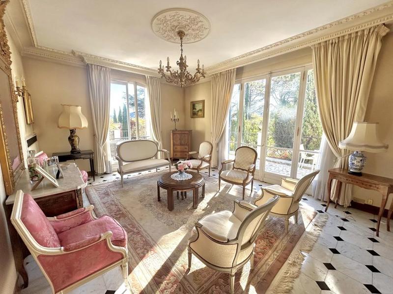 Villa - 194 m² - 6 pièces