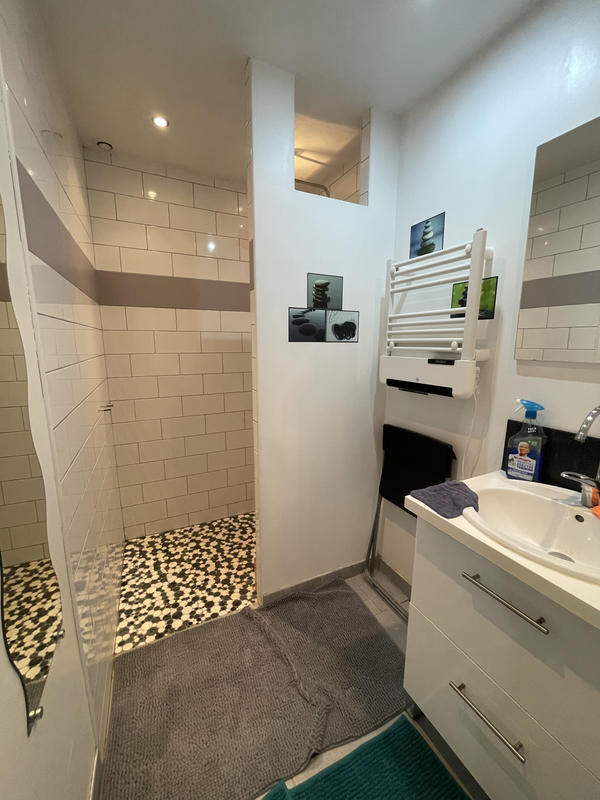 Maison - 242 m² - 12 pièces