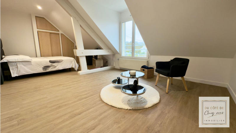 Maison - 250 m² - 9 pièces