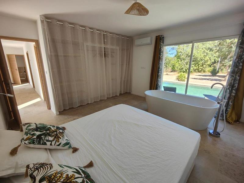 Maison - 95 m² - 5 pièces