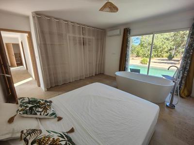 Maison - 95 m² - 5 pièces