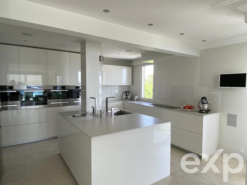 Appartement - 161 m² - 4 pièces