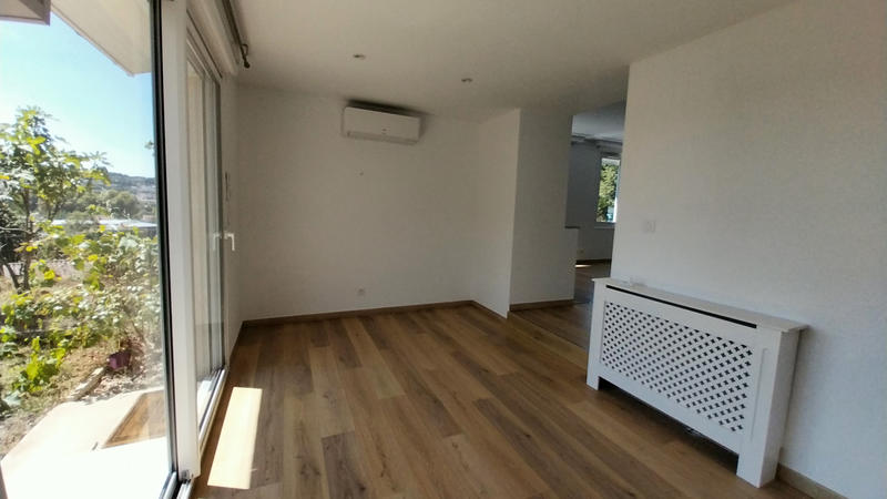 Maison - 198 m² - 8 pièces