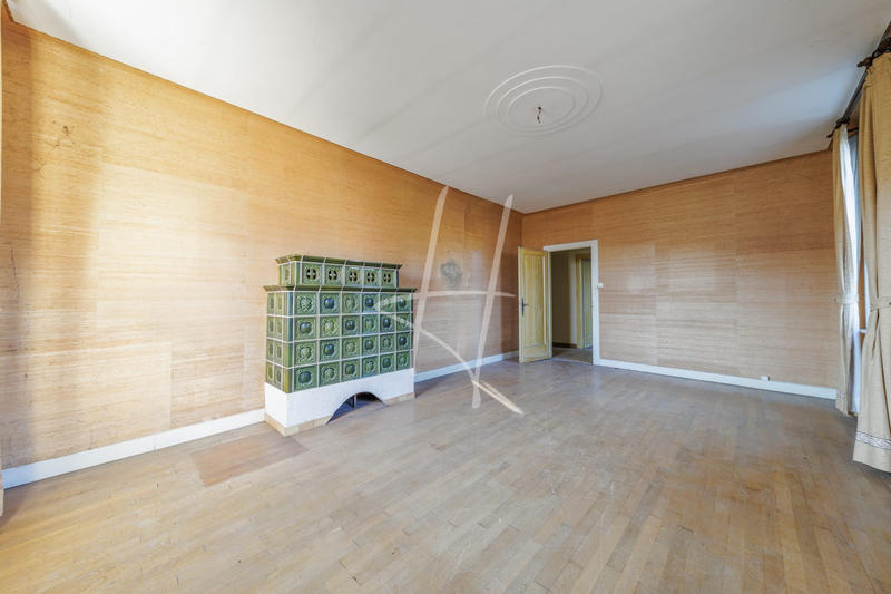 Maison - 210 m² - 6 pièces