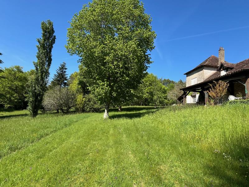 Maison - 257 m² - 8 pièces