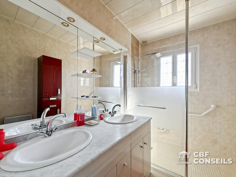 Maison - 111 m² - 5 pièces